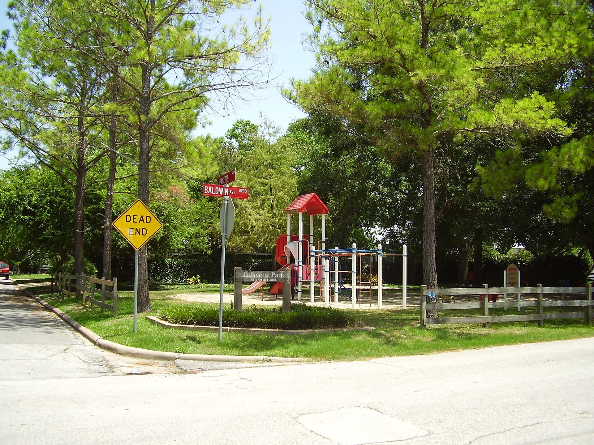 Trees and playground at Lafayette Park in Bellaire