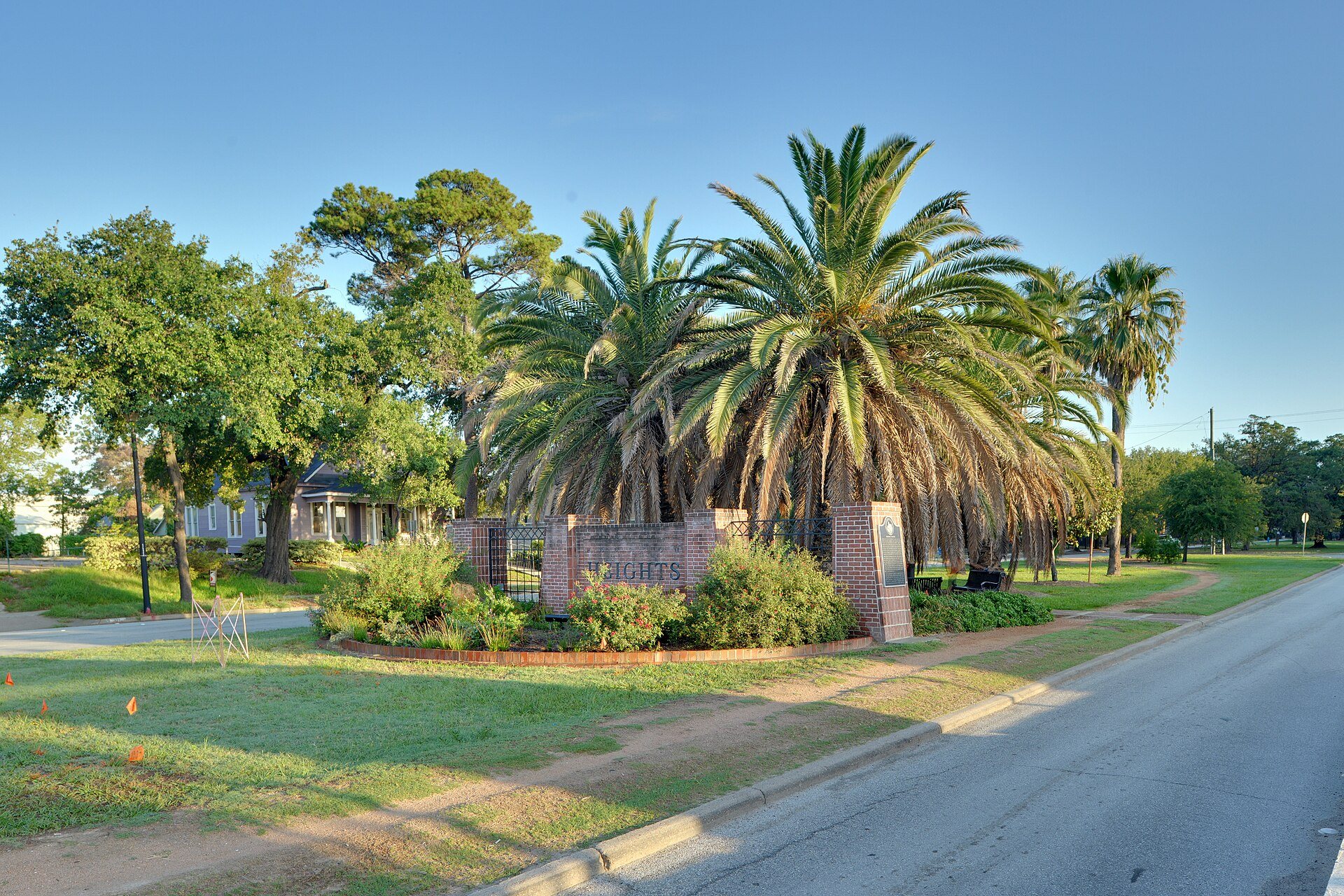 Landscaped Heights Boulevard esplanade in Houston